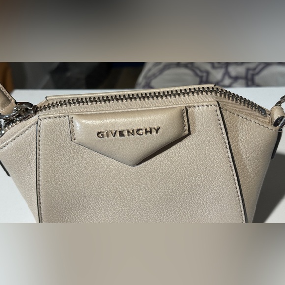 Givenchy Nano Antigona- SOLD - Picture 6 of 9